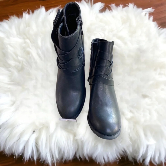 Black Buckle Ankle Boots Block Heel Strappy Moto Booties - Picture 2 of 5